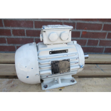 .2,2 KW 2850 RPM asmaat 24mm, B3 IE3. nieuwstaat.